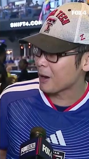 Japanese fans show love to Texas #worldcup