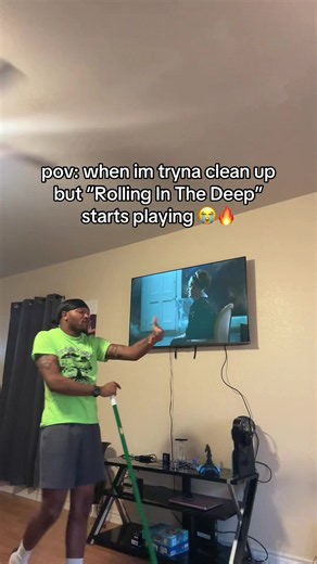 Rolling in the Deep prank: cleaning POV when Adele plays