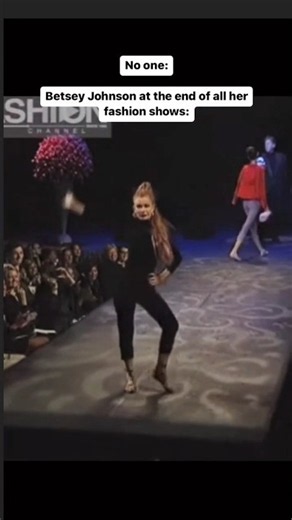 Betsey Johnson at the end of all her fashion shows 😮‍💨