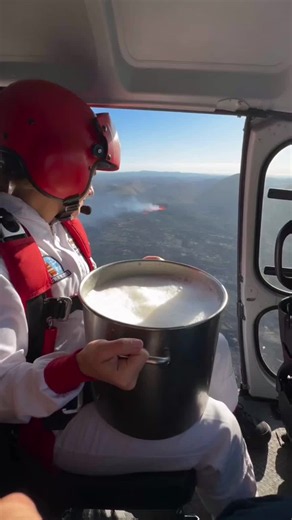 What happens when you drop soap solution into a volcano? 🧼🌋 Watch this insane giant foam explosion rise all the way up into the helicopter! 🚁💥 Amazing visual effects! #VolcanoExperiment #FoamExplosion #VisualEffects #viralshorts