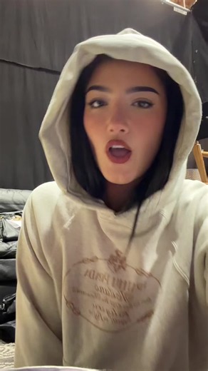 charli d’amelio (@charlidamelio)’s video of Charli D'amelio