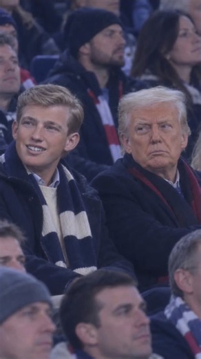 Iconic Politicians Spotted with Their Younger Selves 👀✨ Donald Trump, Barack Obama, Hillary Clinton