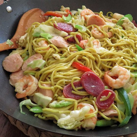 How to make a special Pancit Canton for the holidays Best when served hot with pandesal or ever steamed rice. Don't forget the kalamansi or lemon wedges! Recipe > https://www.casabaluartefilipinorecipes.com/2024/06/simple-pancit-canton.html INGREDIENTS: 2 tbsp canola oil 1/2 lb Chinese sausage 1/2 lb fish balls 1/2 lb shrimps 1 large onion 6 cloves of garlic 1 large carrot 1/2 bunch celery 1 small red and green bell pepper 1/2 head cabbage 4 cups chicken broth (or water) 1 tbsp oyster sauce 1/2 