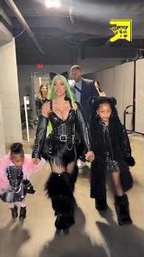 Cardi B pulled up with her daughters at the KATSEYE concert 🎥