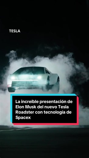 🏎️🚀 La increíble presentación de Elon Musk del nuevo Tesla Roadster capaz de volar y acelerar de 0 a 100 en menos de un segundo. Elon Musk ha presentado este jueves la nueva generación del Tesla Roadster, un deportivo eléctrico equipado con propulsores desarrollados con tecnología de SpaceX que le permiten elevarse del suelo, realizar maniobras aéreas y acelerar de 0 a casi 100 kilómetros por hora en menos de un segundo. 👉 La presentación se ha celebrado en las instalaciones de pruebas de coh