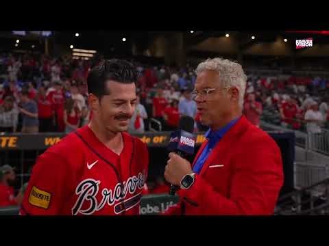 Mike Yastrzemski walks it off for the Braves against his grandpa Carl's former team 😲 (Full inning)