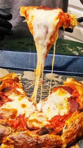 Cheese Overload Pizza That Breaks Apart #satisfying #pizza #shorts