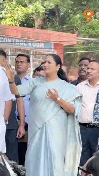 छठ महापर्व की तैयारियों का जायजा लेने सूरघाट पहुंचीं CM रेखा गुप्ता, अधिकारियों को दिए निर्देश
