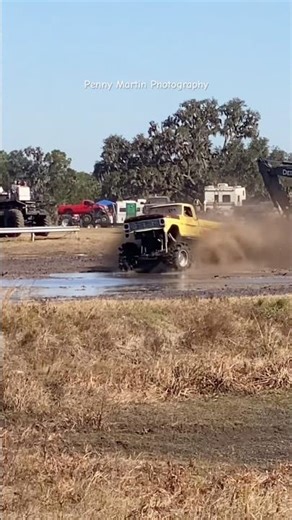 Bumpside Ford makes a Fast Pass #offroad #mud #truck #mudslinging #horsepower #shorts