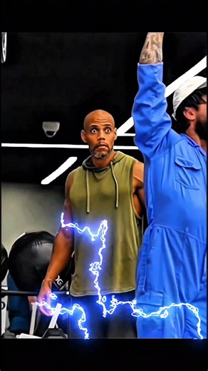 Anatoly pranking pro bodybuilder in gym with his deadlifting💪🏻🏋🏻😱 #anatoly #bodybuilding