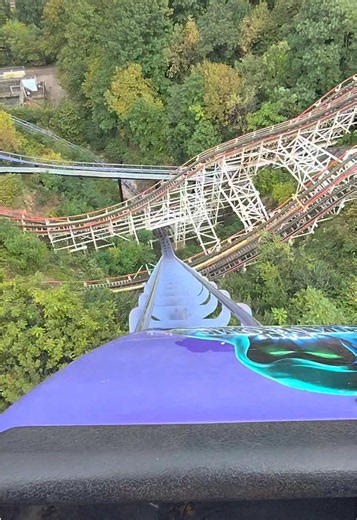 Phantom’s Revenge is Kennywood’s signature coaster, featuring a one-of-a-kind 232ft drop into a ravine! Have you experienced this legendary coaster?! @Kennywood Park #kennywood #phantomsrevenge #hypercoaster #westmifflinpa #dhmorgan