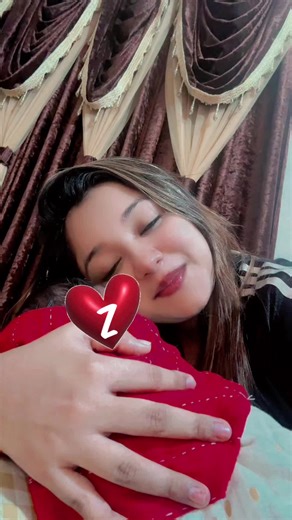 You Are My Gold: The Impact of Pronoun Use