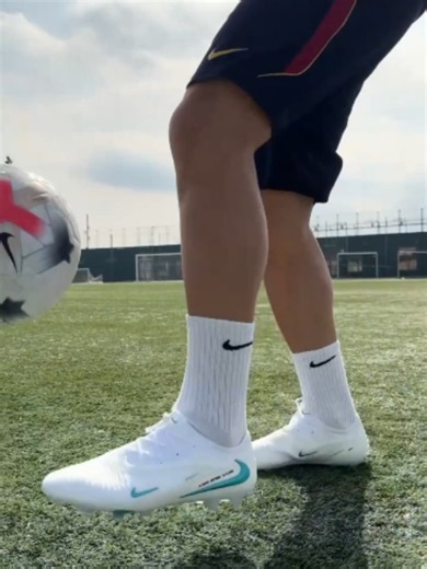 How is Xavi Espart approaching his first Barça vs. Madrid? 🔜 Calm, confident and always in his @nikefootball. #barçaontiktok #fcbarcelona