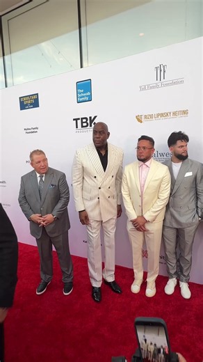 Magic Johnson shows love to the Dodgers 💙