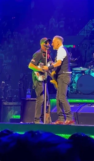 Tom Morello & Bruce Springsteen live in Portland
