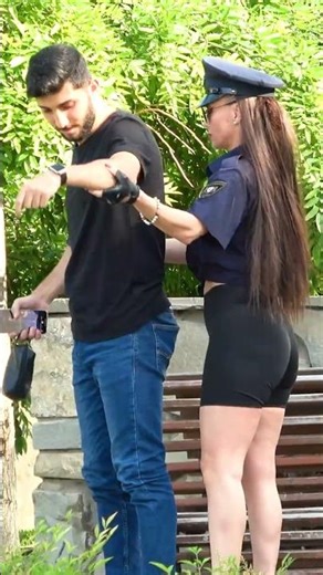 The power of a police officer 👩‍✈️ | Street Experiment”