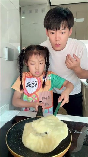 Flipping this pancake like this doesn't seem wrong, does it?