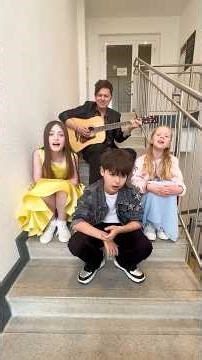 Habt ihr Euch schon auf das Finale heute Abend vorbereitet? Die Telefone müssen glühen!