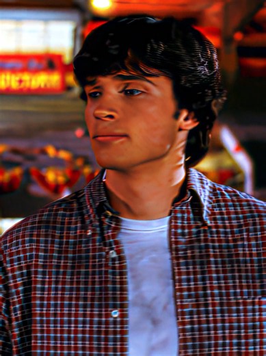Tom Welling Incident – Tom Doesn't Care Bro (Smallville Clip)