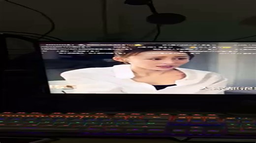 外星人（Alienware）31.5英寸 曲面显示器 4K 240Hz 0.03ms QD-OLED G-SYNC低蓝光 游戏高刷屏AW3225QF