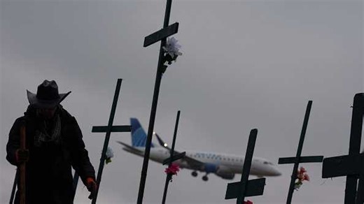 Model of cargo plane in deadly Louisville UPS crash returns to the air
