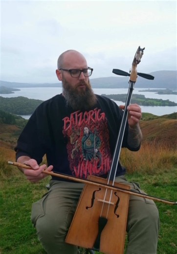 Mongolian Morin Khuur & Throat Singing at Loch Lomond, Scotland