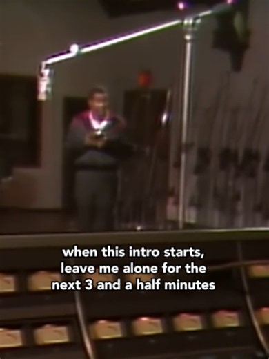 Time stands still for the next 3 minutes whenever you hear this intro... #luthervandross #lutherforever #nevertoomuch