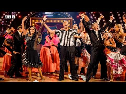 Du Beke vs Ballas: it's Ballroom vs Latin! Our pros dance an epic dance off!