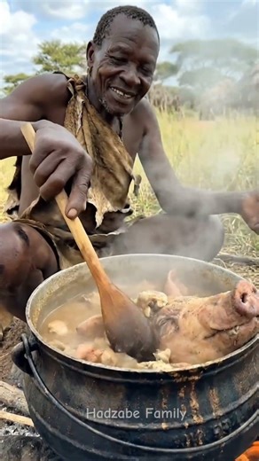 Hadzabe Tribe Cooking Pig Soup 🐷🍲 #triballife #tribalfood #shorts