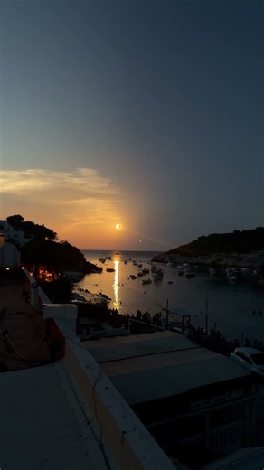 Gorgeous Solar Eclipse Footage from Ibiza || ViralHog