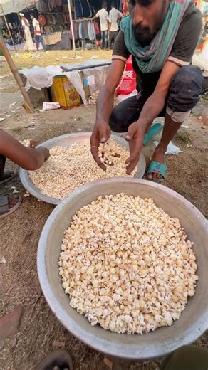 🔥 You Won't Believe How Puffed Rice Is Carefully Sorted! 🌾😍 Amazing Traditional Food Processing!