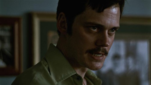 Let's get comfy. Gus Van Sant's DEAD MAN'S WIRE, starring Bill Skarsgård and Dacre Montgomery, is now on Netflix.