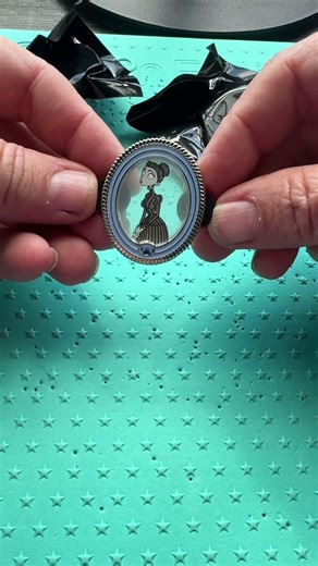 Corpse Bride #pincollector #unboxing #corpsebride