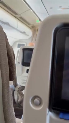 This isn’t turbulence — it’s an uncontained engine failure.Missing fan blades can cause severe imbalance in the engine, leading to violent vibrations — hence that “free massage” effect you see in the cabin.This was China Eastern Airlines (B-8970) Airbus A330-300 flying from Shanghai Hongqiao to Hong Kong diverted to Xiamen on 3 December 2023.Video was caught by pax onboard Liam_1990 Weibo