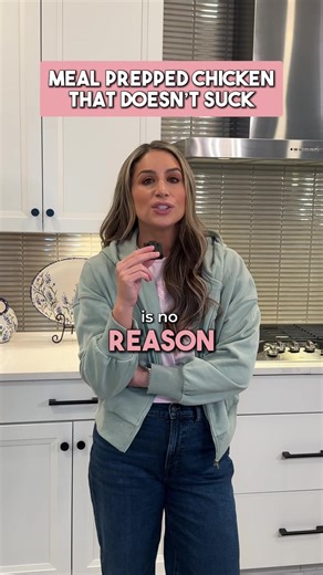 Meal prepped chicken that doesn’t suck 🍗 Easy Chicken Sandwich: 1 fully cooked breaded chicken breast 1 whole wheat bun Tbsp Bolthouse Farms cilantro avocado yogurt dressing 100g baby carrots Handful of pretzels 1 small mandarin orange Chicken Fajitas: 4.5 oz cooked chicken breast (I sliced the chicken breast, added salt, pepper, garlic powder, fajita seasoning, and the juice of 1 lime, and cooked over medium heat. Add a splash of broth and cover over medium-low heat for the last few minutes of