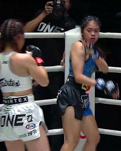 Islay Erika Bomogao is a BEAST! 🔥🇵🇭 Watch the Filipina sensation’s vicious KO of Ploychompoo!