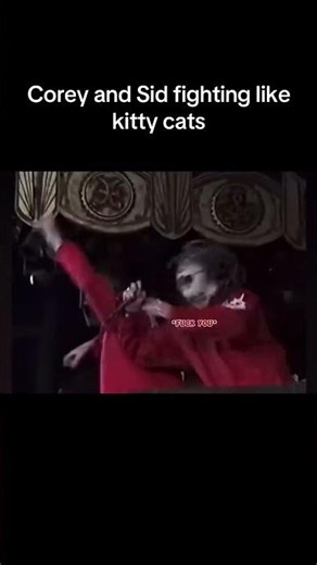 Corey Taylor goes head to head with Sid #slipknot #coreytaylor #sid