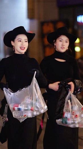 Wengmu, the most popular Tibetan dance beauty，Charming smile🌹