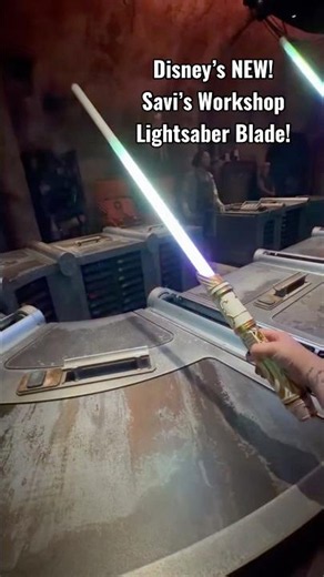 NEW! Galaxy’s Edge Lightsaber Blade! 🤯