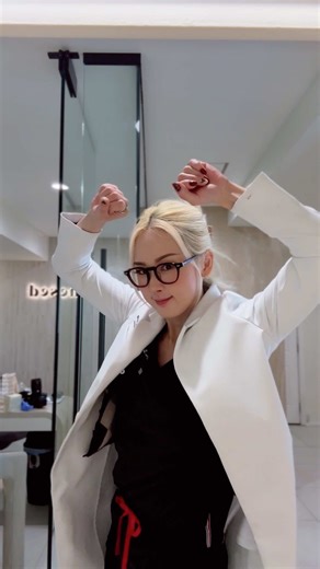 What your dentist would do just to make you floss….🫶🏻 | flossing teeth