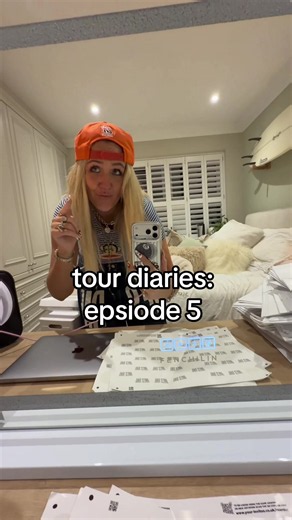 Ines Rae Tour Diaries: Behind the Scenes of the Brighton Show
