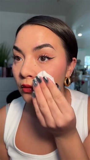 Testing a Vintage Makeup Setting Hack!