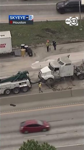 Overturned big rig shuts down I-610 East Loop northbound lanes at I-10 East Freeway, TranStar shows