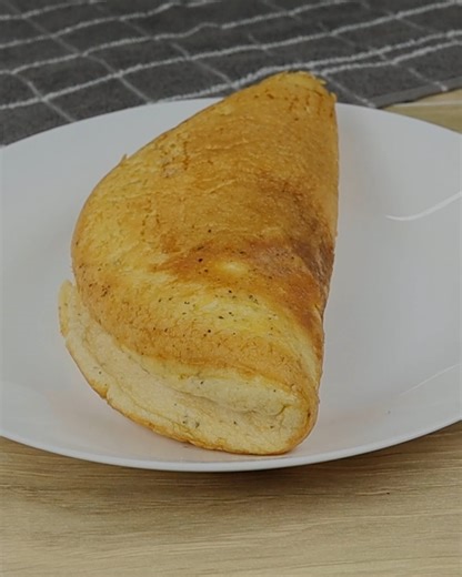 Only 2 eggs and made in 10 minutes! Easy, fast and delicious for your breakfast! Delicious!. | More Recipes