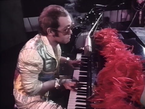 Elton John🎄Step Into Christmas {Stereo} 1973