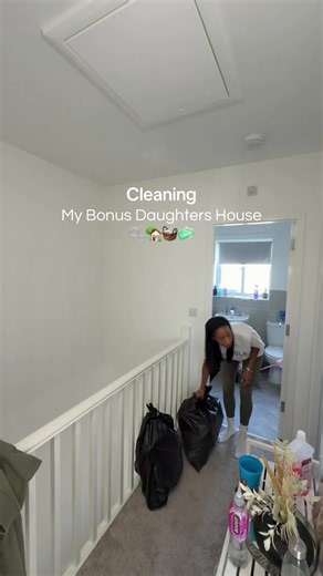 Deep cleaning my stepdaughter’s house while she’s unwell! 🧹✨ Sometimes a little extra help around the house can make all the difference! My bed side manner is not the best but I can CLEAN very well 🤣🤷🏽‍♀️ #DeepCleaning #CleaningTips #DeclutterWithMe #CleanWithMe #CleaningHacks free deep clean | deep cleaning motivation | home cleaning | house cleaning | satisfying cleaning | whole house clean | decluttering tips | cleaning motivation | how to deep clean