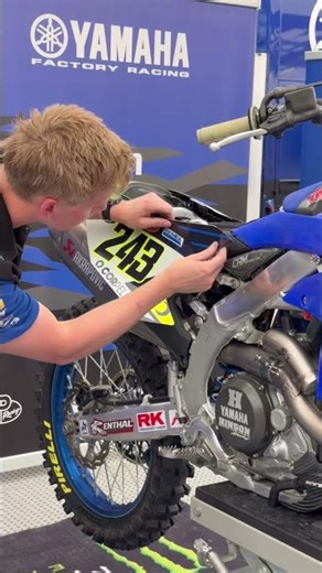 How the VR46 tribute graphics were applied to Tim Gajser's YZ450FM!
