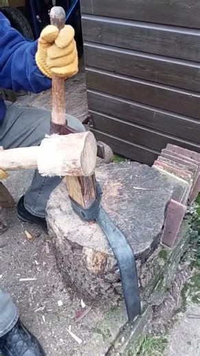 Easy chopping process of firewood