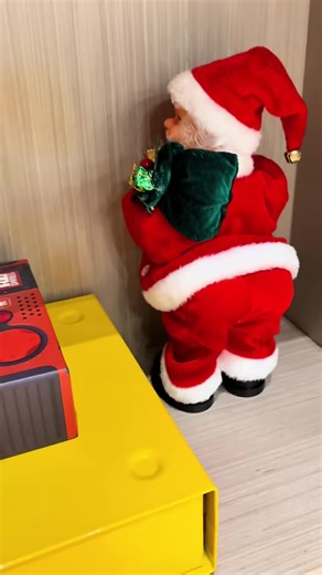 Styled on a Dime on Instagram: "The gift that literally pops! 🎁💸 This money explosion box is the funniest way to surprise your loved ones this Christmas. Watch their reactions when the cash blasts out! Who’s on your "surprise" list? 👇 #homedecor #homeclean #viral #trending #fyp #reels #christmas #holiday #christmasholiday"