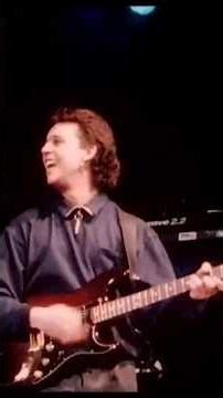 Tears for Fears sing their iconic song Everybody Wants to Rule The World